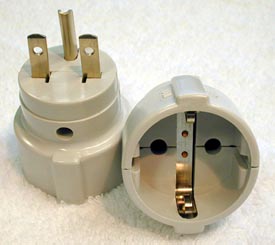220-E international plug adapter — North America 220 volt