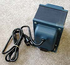 SD2000 voltage transformer — 2000 watt — 17.4 amp — 2 kva (grounded)