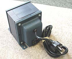 SD750 voltage transformer — 750 watt — 6.5 amp — 0.75 kva (grounded)