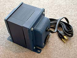 SU1000 voltage transformer — 1000 watt — 4.35 amp — 1 kva (grounded)