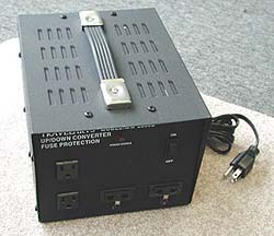 UD2000 voltage transformer — 2000 watt — 8.7/17.4 amp